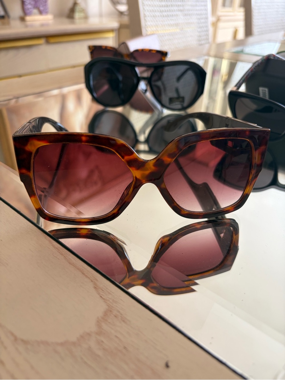 Tortoiseshell Oversized Women's Sunglasses - Brown Gradient Lenses